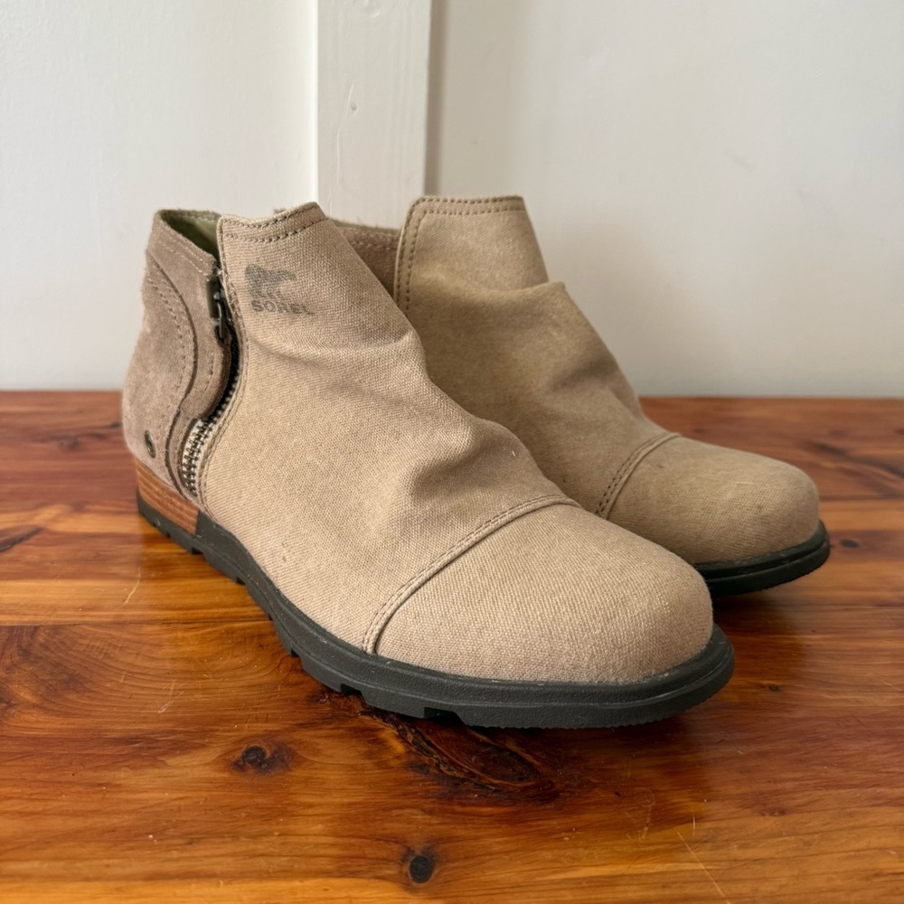 Sorel Major Low Light Tan Booties